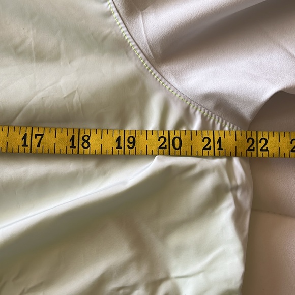 Under Armour Women’s Run Anywhere Jacket Size L NEW! - Picture 11 of 11